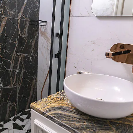 فندق سيتين بورت *